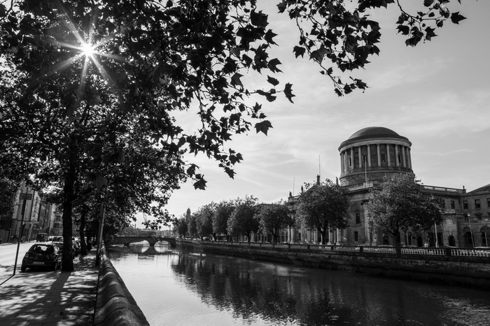 Dublin Four Courts Noir Blanc Ekla